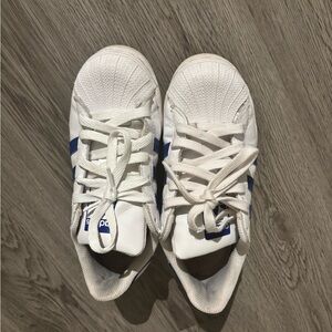 Adidas Kids Sneakers in White with Blue Stripes